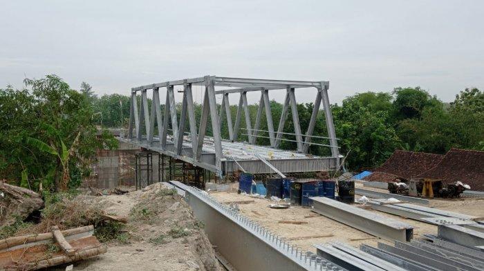 Proyek Bangun Jembatan di Berau